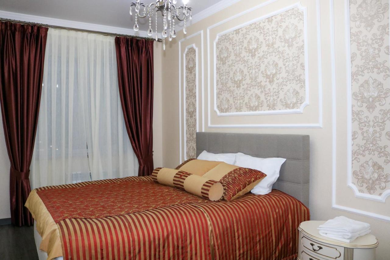 Golden Park Hotel بافلودار الغرفة الصورة