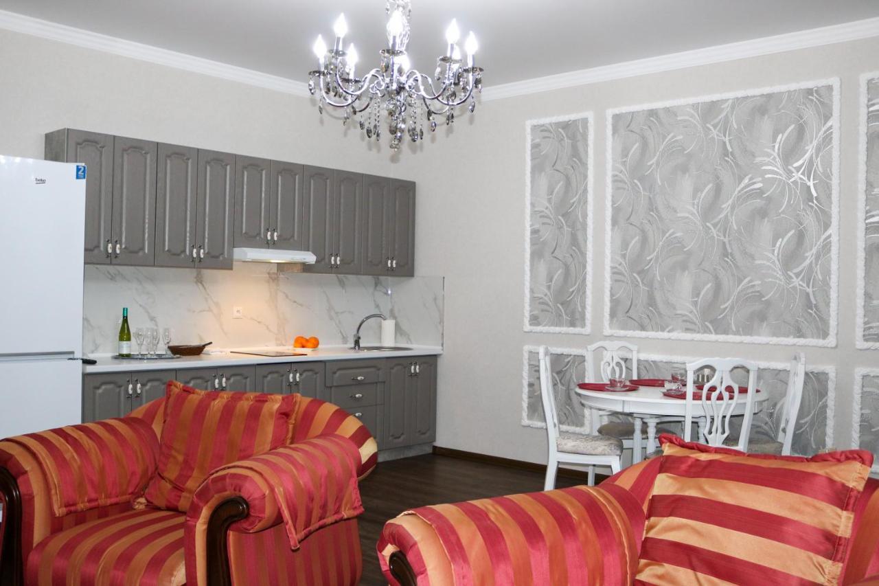 Golden Park Hotel بافلودار المظهر الخارجي الصورة