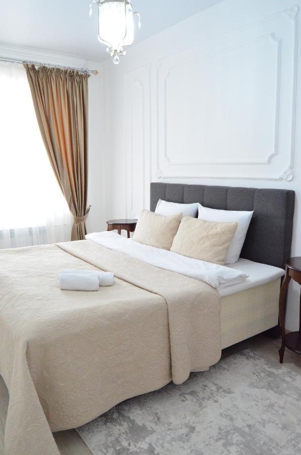 Golden Park Hotel بافلودار المظهر الخارجي الصورة