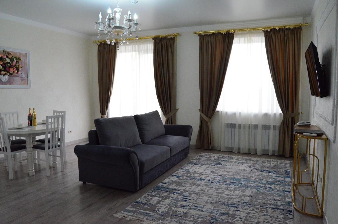 Golden Park Hotel بافلودار المظهر الخارجي الصورة
