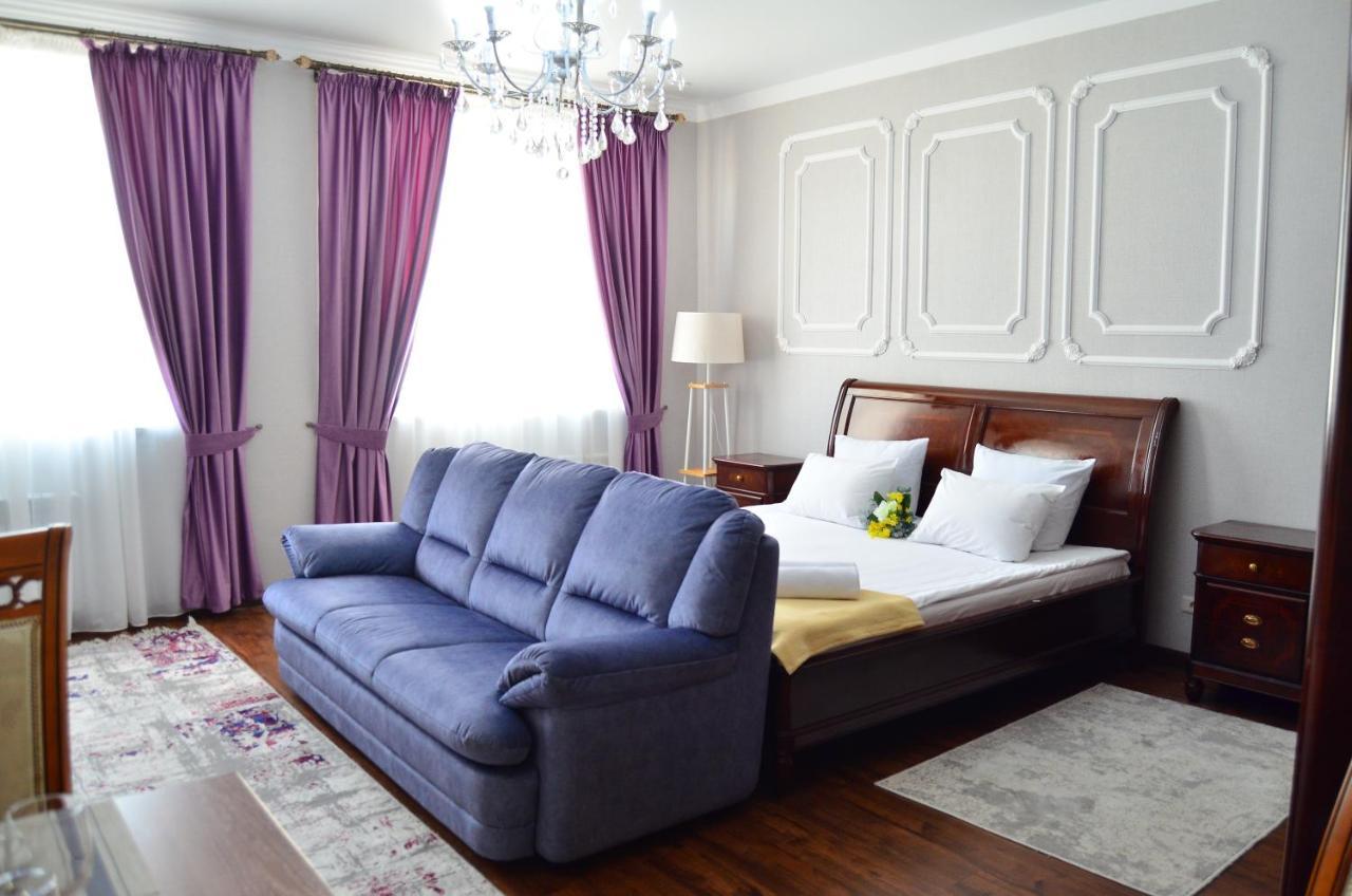 Golden Park Hotel بافلودار المظهر الخارجي الصورة