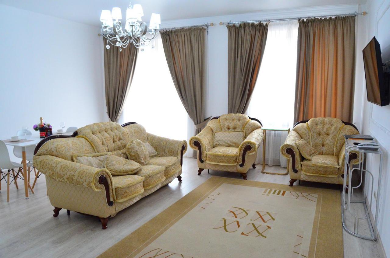 Golden Park Hotel بافلودار المظهر الخارجي الصورة