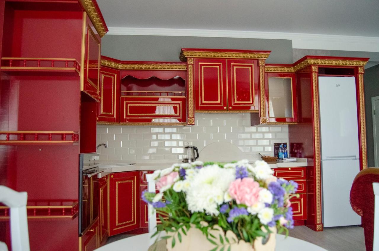 Golden Park Hotel بافلودار المظهر الخارجي الصورة