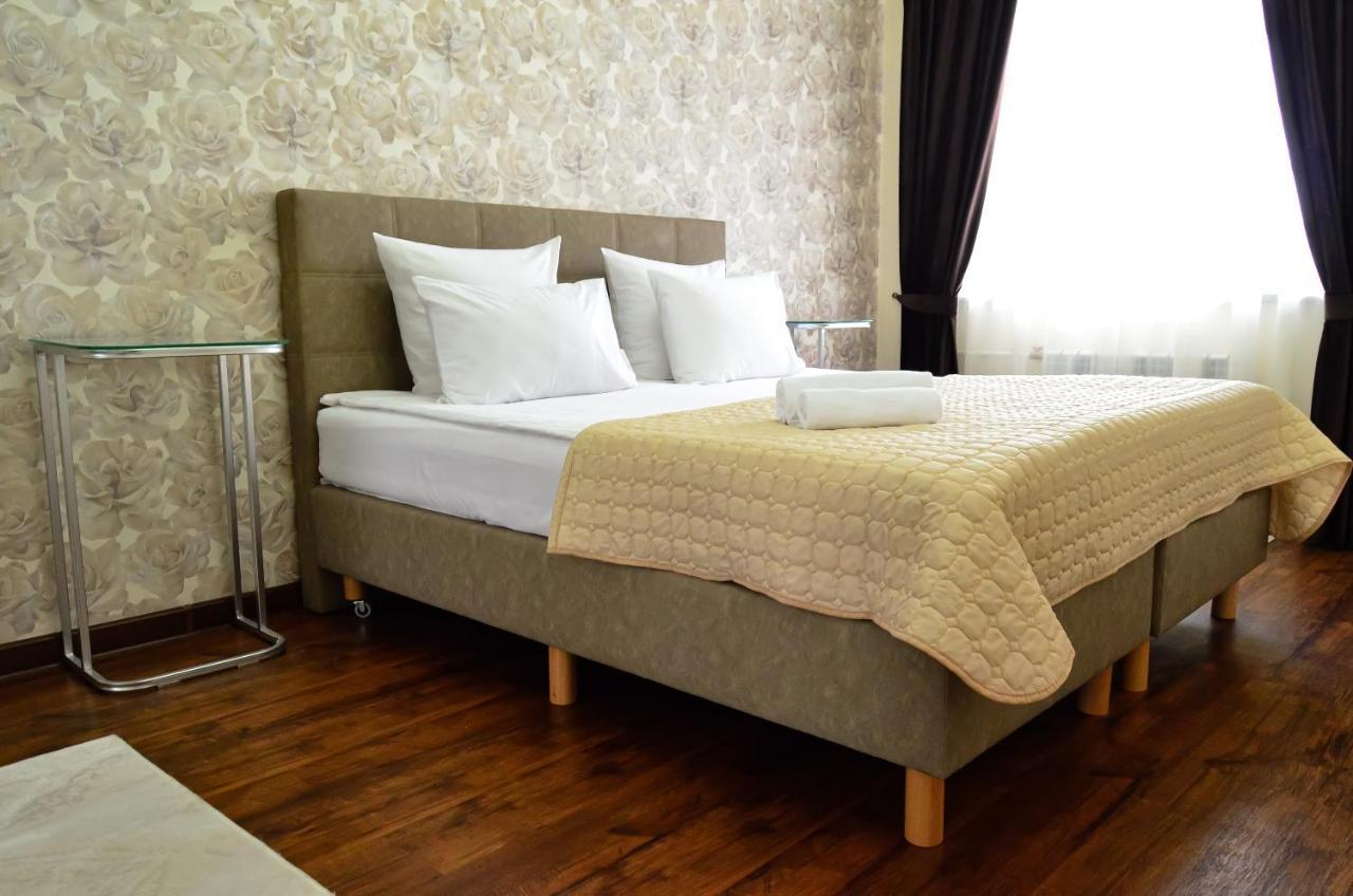 Golden Park Hotel بافلودار المظهر الخارجي الصورة