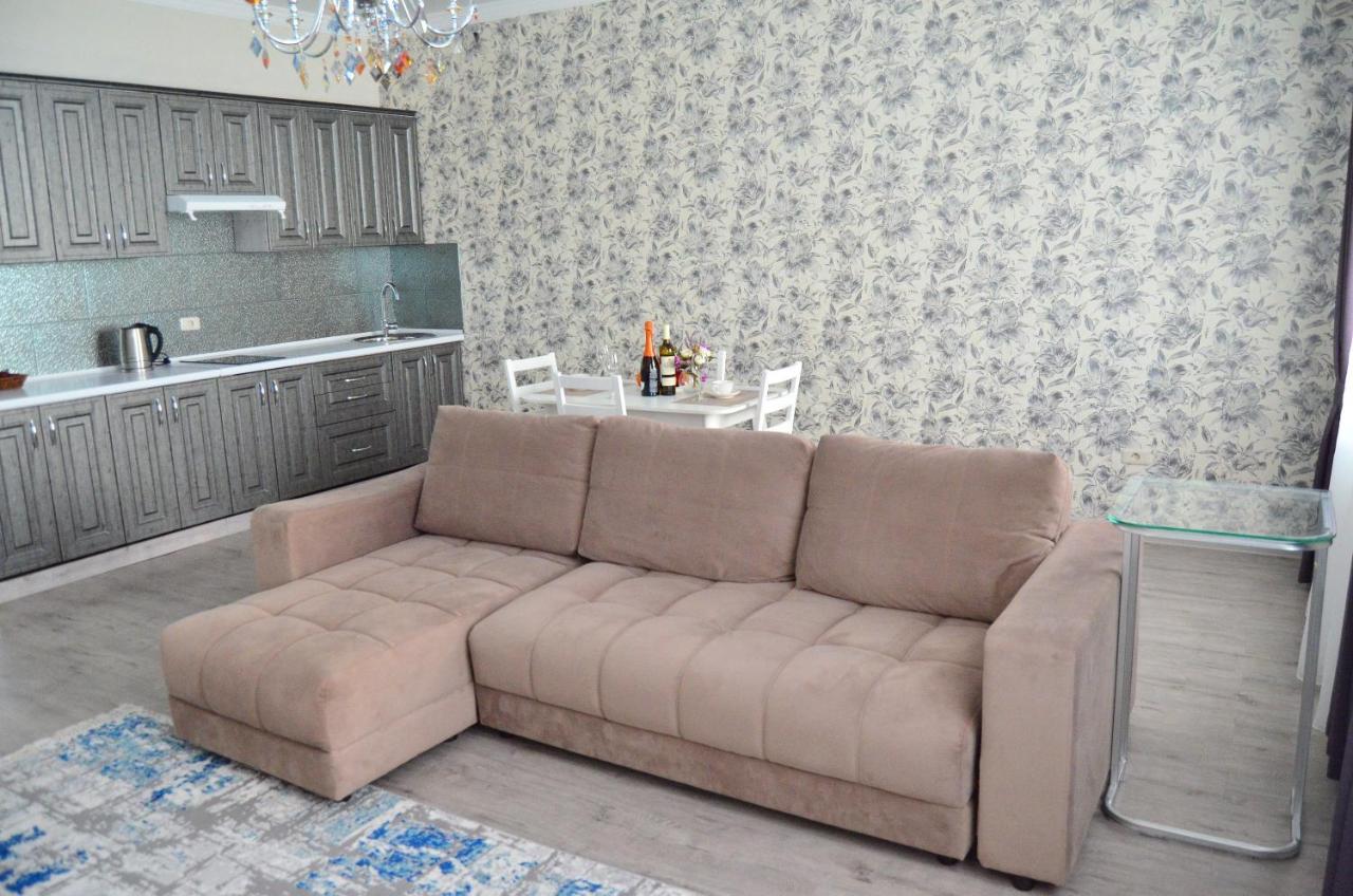Golden Park Hotel بافلودار المظهر الخارجي الصورة