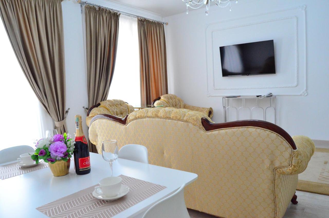 Golden Park Hotel بافلودار المظهر الخارجي الصورة