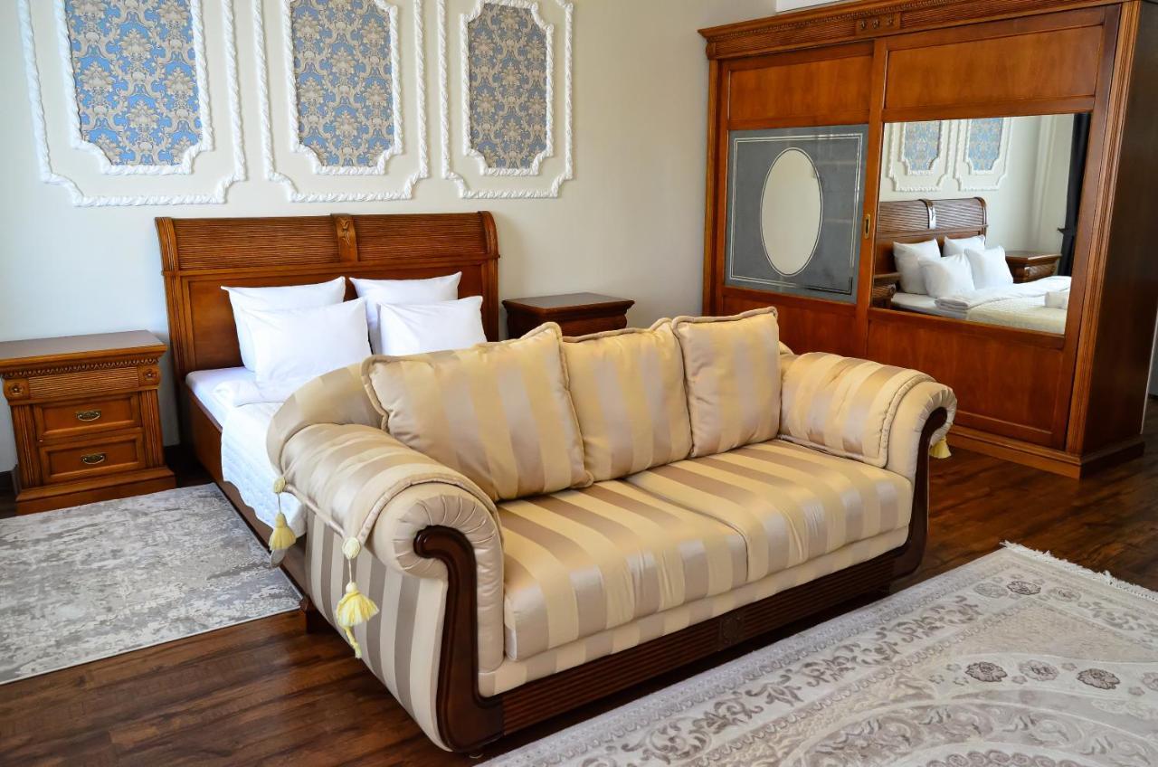 Golden Park Hotel بافلودار المظهر الخارجي الصورة