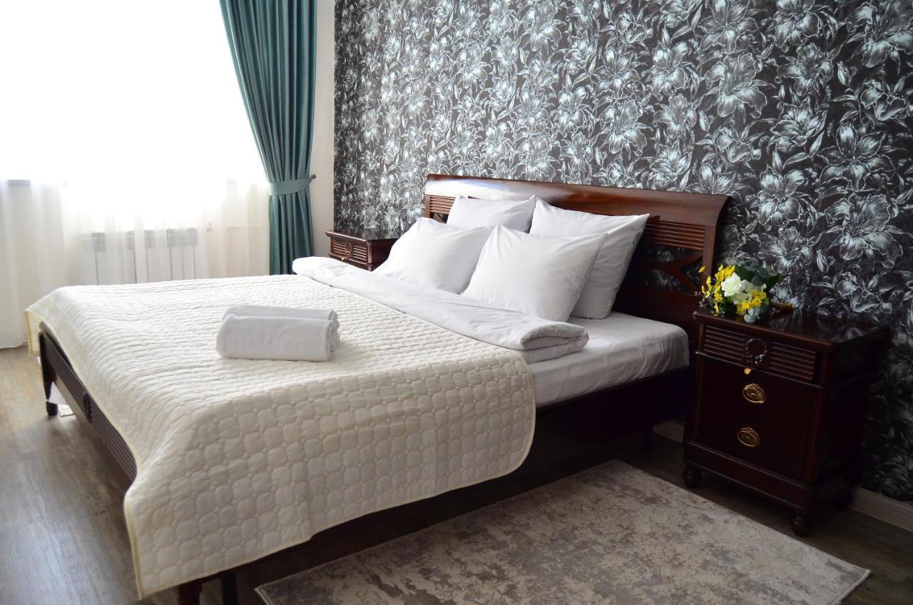 Golden Park Hotel بافلودار المظهر الخارجي الصورة