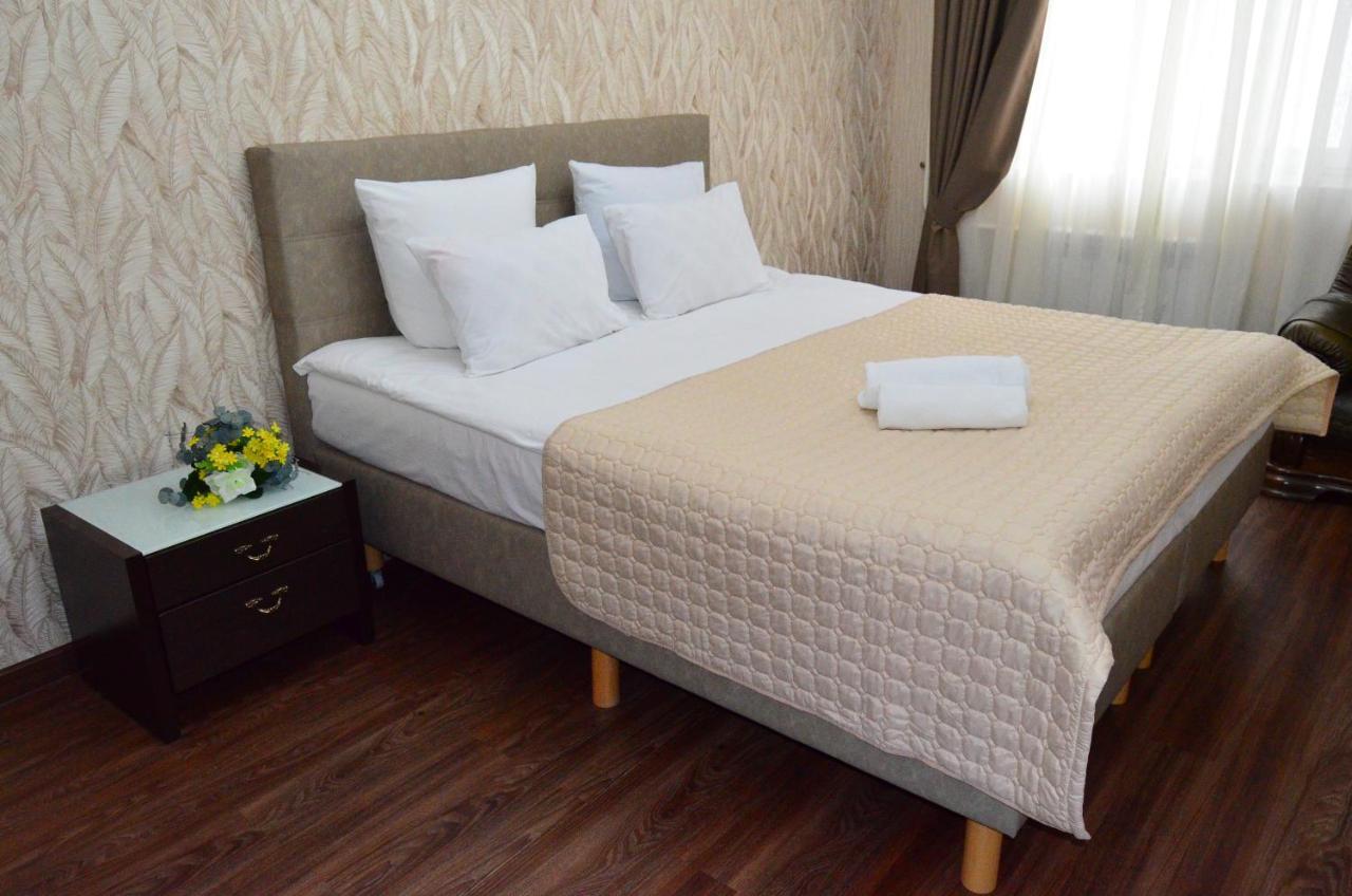Golden Park Hotel بافلودار المظهر الخارجي الصورة